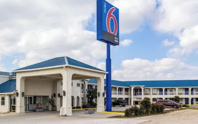 Motel 6 Seguin, TX