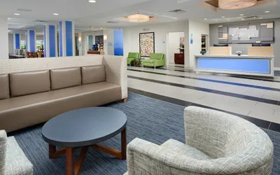 Holiday Inn Express Hotel & Suites Tullahoma by IHG