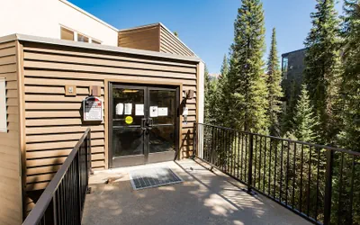 Iron Horse C5083 Studio Bedroom Condo by RedAwning