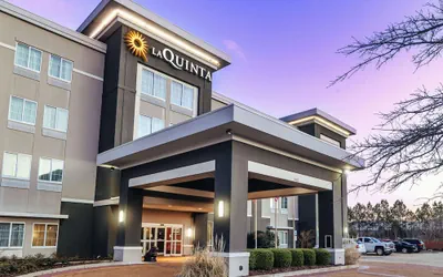 La Quinta Inn & Suites by Wyndham Starkville at MSU