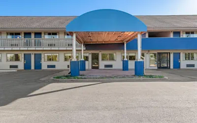 Days Inn by Wyndham Independence