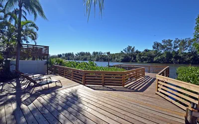 Siesta Heron Suites & Villas