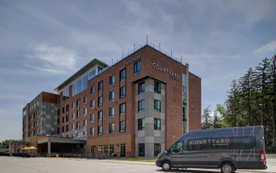Courtyard by Marriott Iowa City University Heights