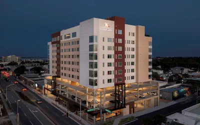 Hotel Melby Downtown Melbourne, Tapestry Collection by Hilton