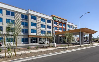 Holiday Inn Express & Suites Phoenix Dwtn - State Capitol by IHG