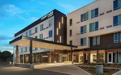 Courtyard by Marriott Fresno Clovis