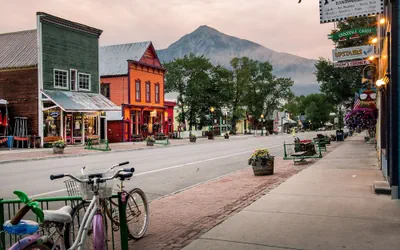 Comfortable Studio Efficiency Unit With Balcony Over Mountaineer Square Condo - No Cleaning Fee! by RedAwning