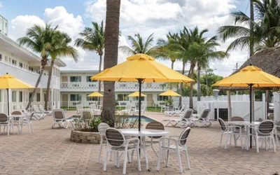 Downtown Hollywood Gardens Inn & Suites