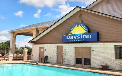 Days Inn by Wyndham Navasota