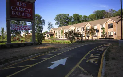 Red Carpet Inn And Suites Monmouth Jtc