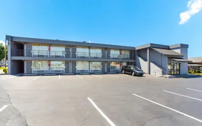 Econo Lodge Gallatin - Metro Nashville