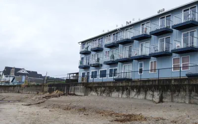 The Sandcastle Beachfront Hotel