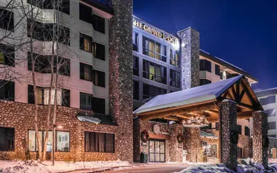 Grand Lodge 1-Bedroom Condo with 3 Queens & Close to Everything 1 Condo - No Cleaning Fee! by RedAwning