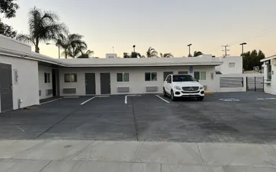 ERTH INN by AGA Bell Gardens