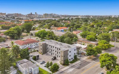 Renzzi Wynwood Apartments