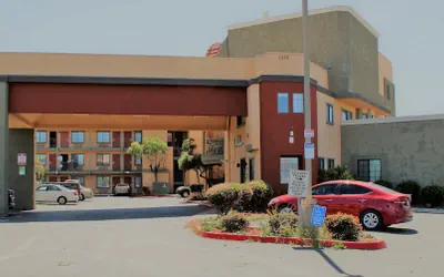 Rancho San Diego Inn & Suites