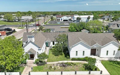 Coast Oaks Cottage 4 1 Bedroom Cottage by RedAwning