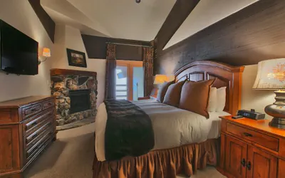 Luxury Two Bedroom Suite with Mountain Views 2 Apartment Hotel by RedAwning