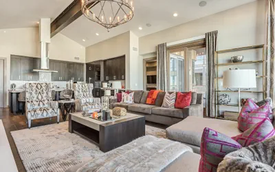 Three Bedroom Penthouse 3 Apartment Hotel by RedAwning