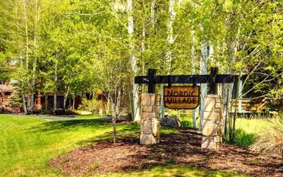 Nordic Retreat 5 Bedrooms PAC-2410 by KBM