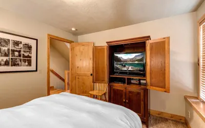 Casa Tornare 3 Bedrooms PEA-1260 by KBM