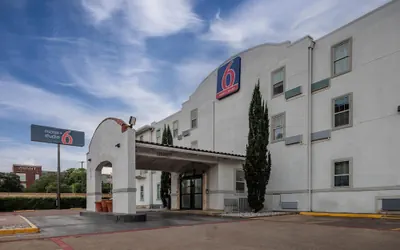 Studio 6 Suites - Dallas, TX - Downtown