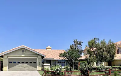 Private bedroom in Peach Blossom Country House