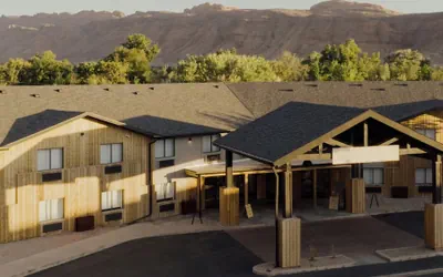 Slackline Moab, Outset Collection by Hilton