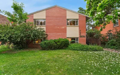 The Coral Suite, Stylish Stay in Old Town FoCo