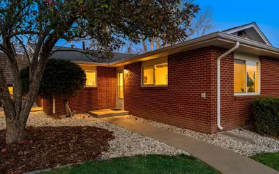 Stylish Getaway W/ Designer Touches - Free Bikes