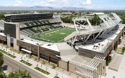 First Class Stylish Townhome Near Old Town!