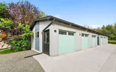 Old Town Modern New Build: Rftp Spa W/ Mtn Views!