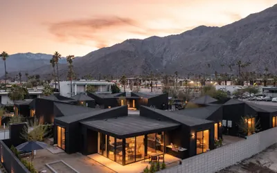 Blackhaus Suites by AvantStay – Modern Comfort in Downtown Palm Springs