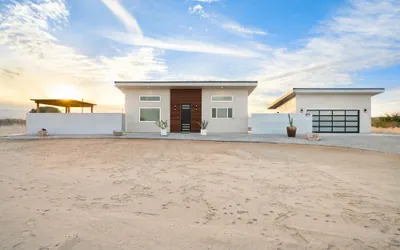 Sun Oro Joshua Tree - Hot Tub, Bbq, Fire Pit & Gameroom 2 Bedroom Home by RedAwning