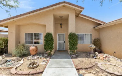 Euphorbia House - Fire Pit, Ping Pong, Tether Ball & Dark Skies 3 Bedroom Home by RedAwning