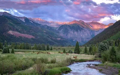 Chalet Chic Condo, Short Walk To Lift 7, Covered Parking 2 Bedroom Condo by RedAwning