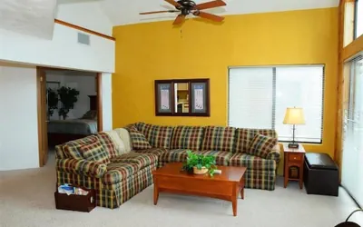 Seven Springs Sunridge 3 Bedroom Deluxe Condo with Loft by RedAwning