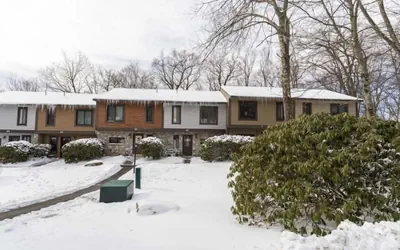 Seven Springs 3 BR Deluxe Condo, Near Golf Course by RedAwning