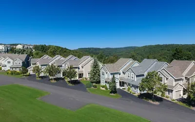 Seven Springs Woodridge 3 Bedroom Condo, Private Deck, Forest view by RedAwning