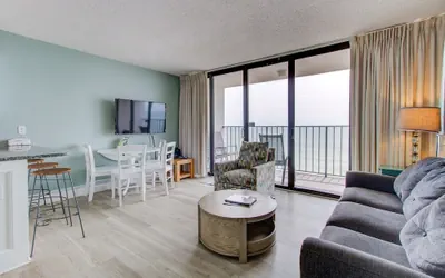 1104 Starfish Room by Atlantic Towers