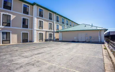 Ark Suites By OYO Jonesboro I-555