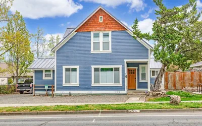 The Mountain Ave House by WanderLodges