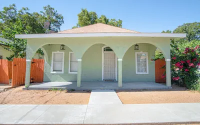 3 BR 1 BA Remodeled Home Near Downtown