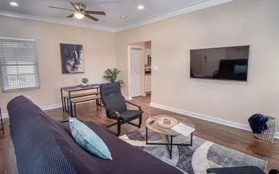 Fabulous Newly Renovated 2Br 1Ba Near Downtown