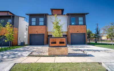 Spectacular 3 BR 2 5 BA Apt Near Downtown