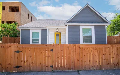 Charming 4BR 2BA Only 5 Mins Downtown Riverwalk