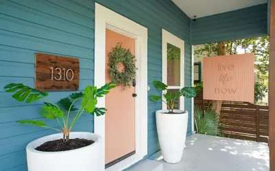 Amazing Fully Fenced Home Only 1 7 mi to Downtown