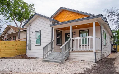 Your Dream Stay 4BR 2BA Near Downtown Riverwalk