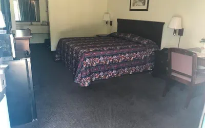 Executive Inn & Suites