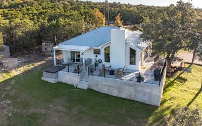 Gorgeous Home With Hot Tub 5min From the River